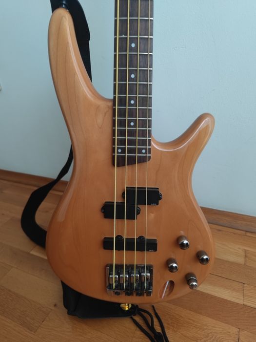 Бас китара Ibanez SR400