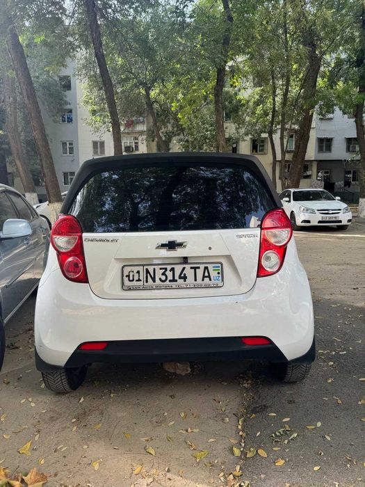 Продам Chevrolet Spark 2014 первая позиция — экономичный автомобиль
