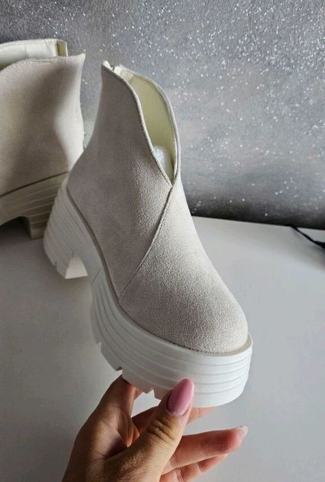 Дамски боти с платформа