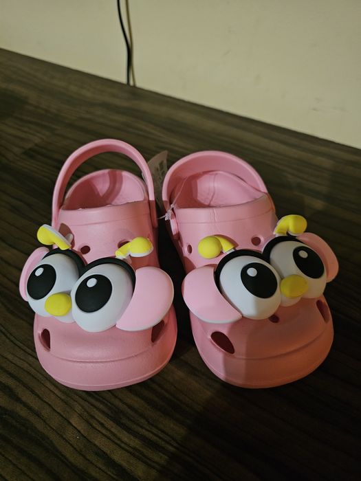 Slapi tip crocs fetite