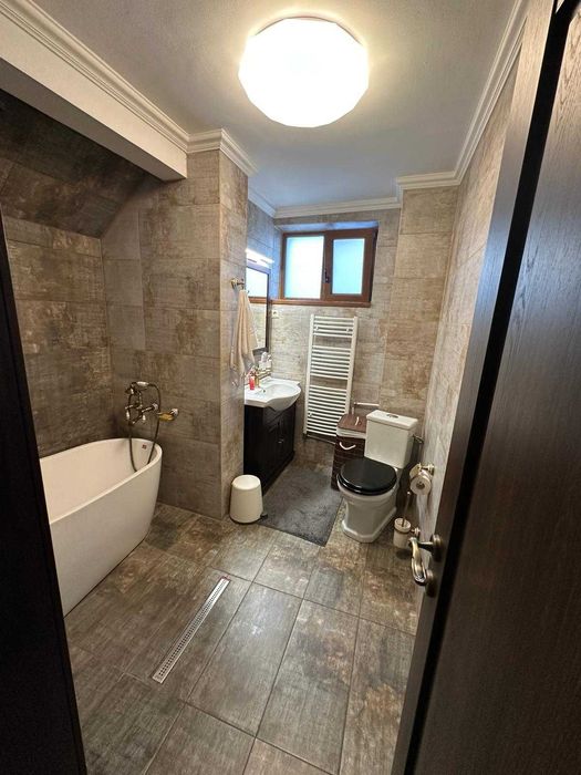 Vand casa Orasul de Jos, zona linistita, acces usor