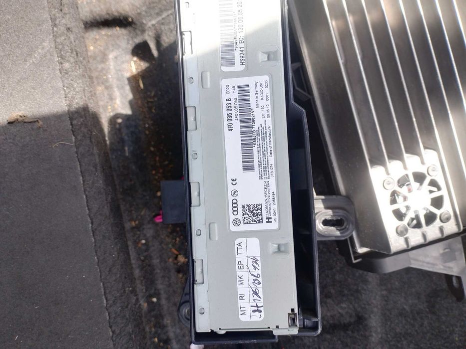 Navigatie consola volan scaune abs radio aeroterma clima grila audi q5