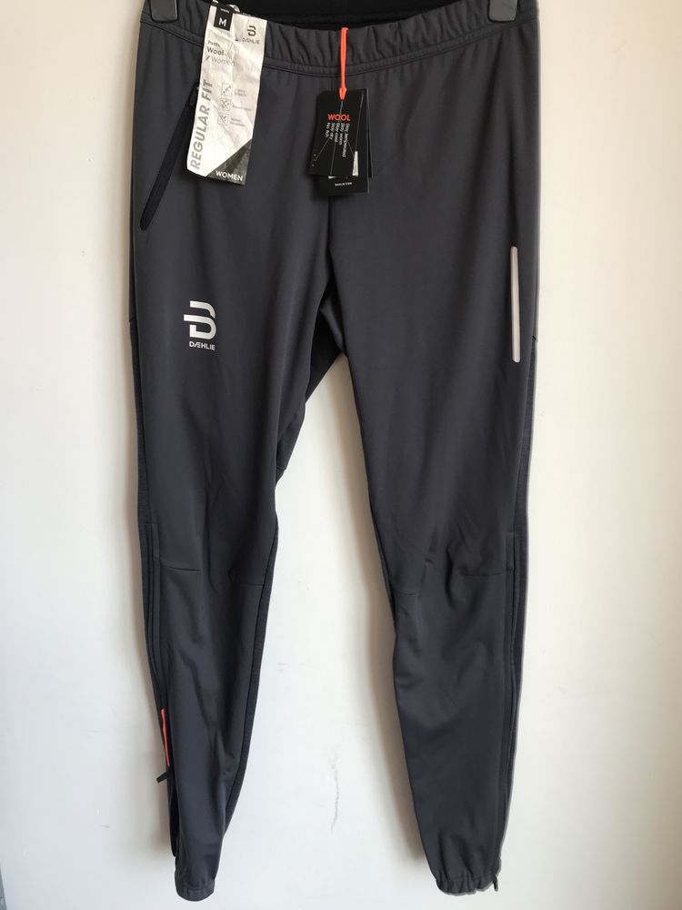 Pantaloni sport de dama Daehlie noi