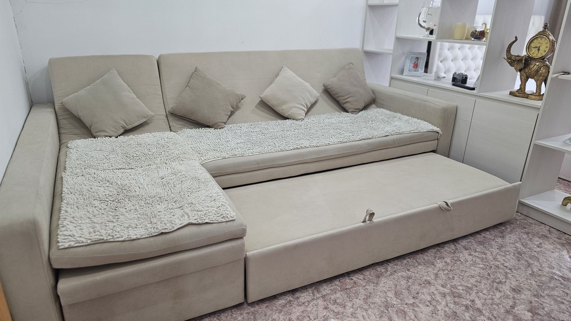 Продам большой угловой диван