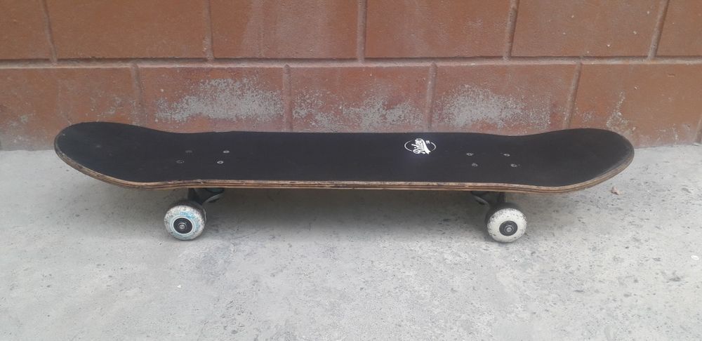 Skeyt board sotiladi