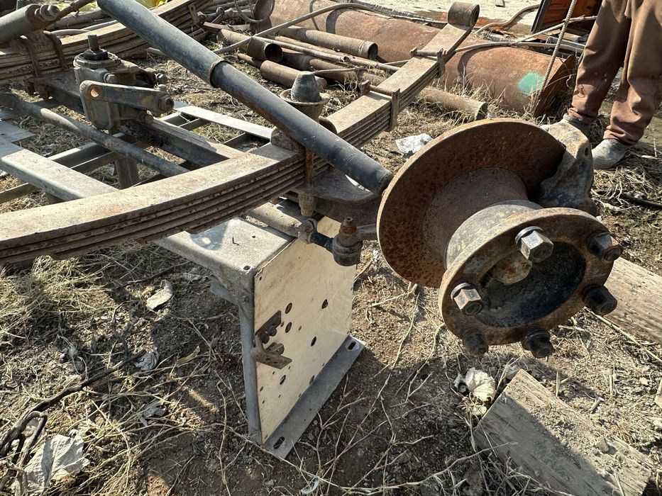 Ford oldi balkasi sotiladi sotiladi risorlari bilan kamplekt zur holat