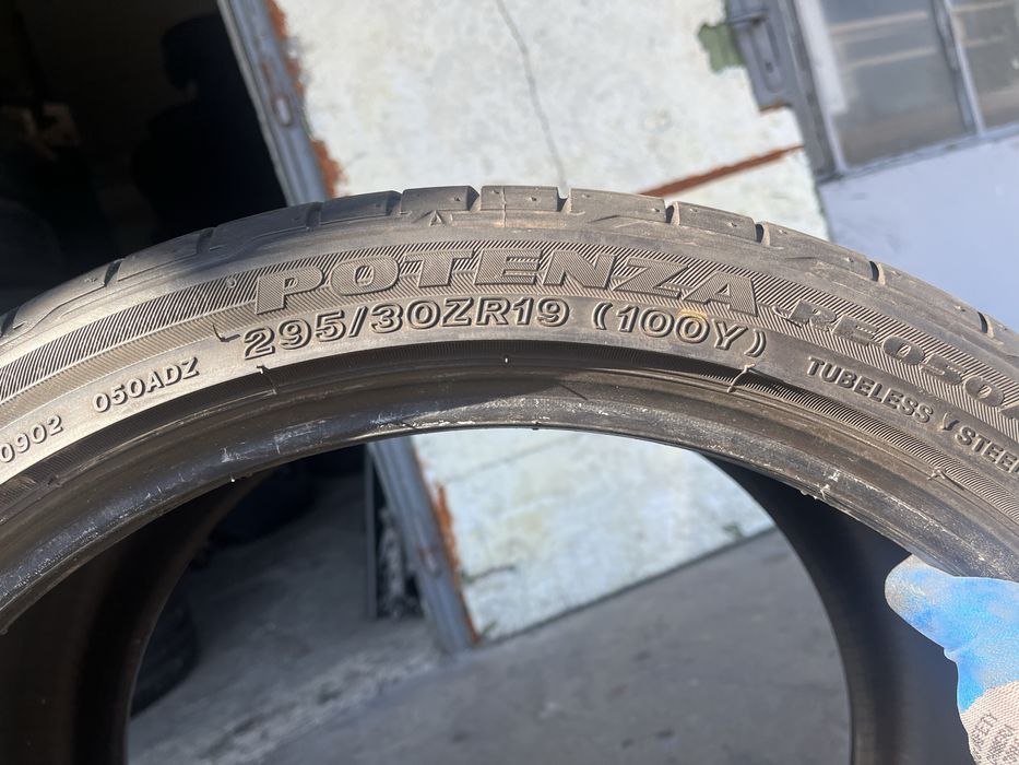 2 бр. летни гуми 295/30/19 Bridgestone 5 mm DOT 1417