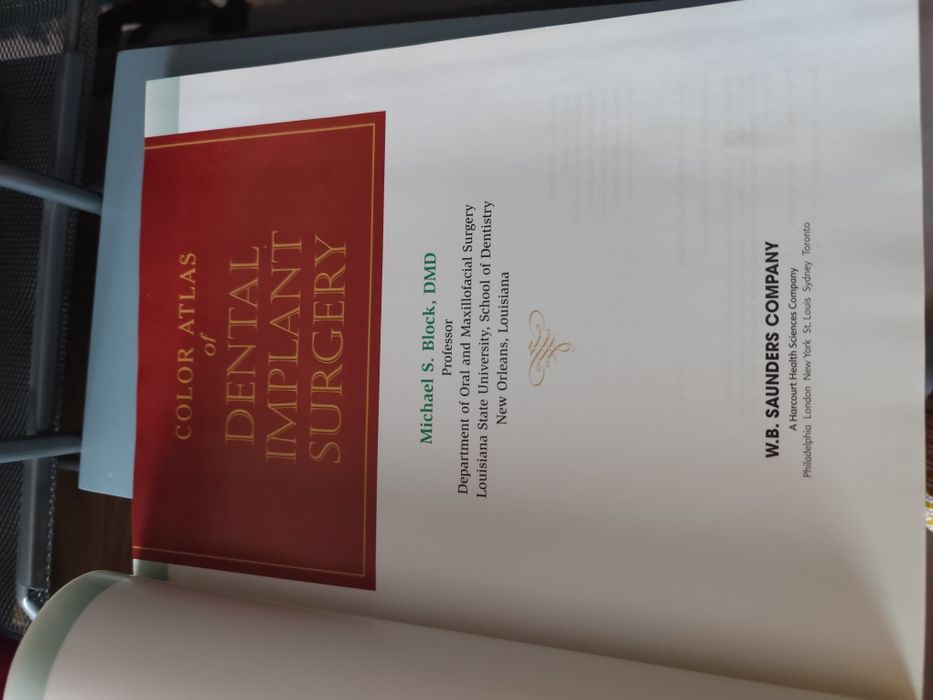 Atlas stomatologic Dental Implant Surgery