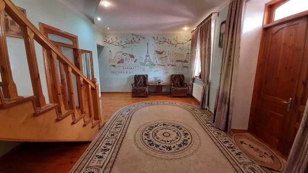 Продаётся двух этажный кирпичный дом в Хасанбае 10 соток