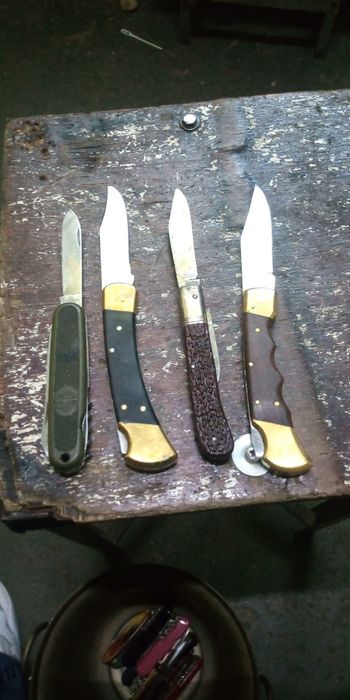 Cutite vânătoare si camping deosebite.