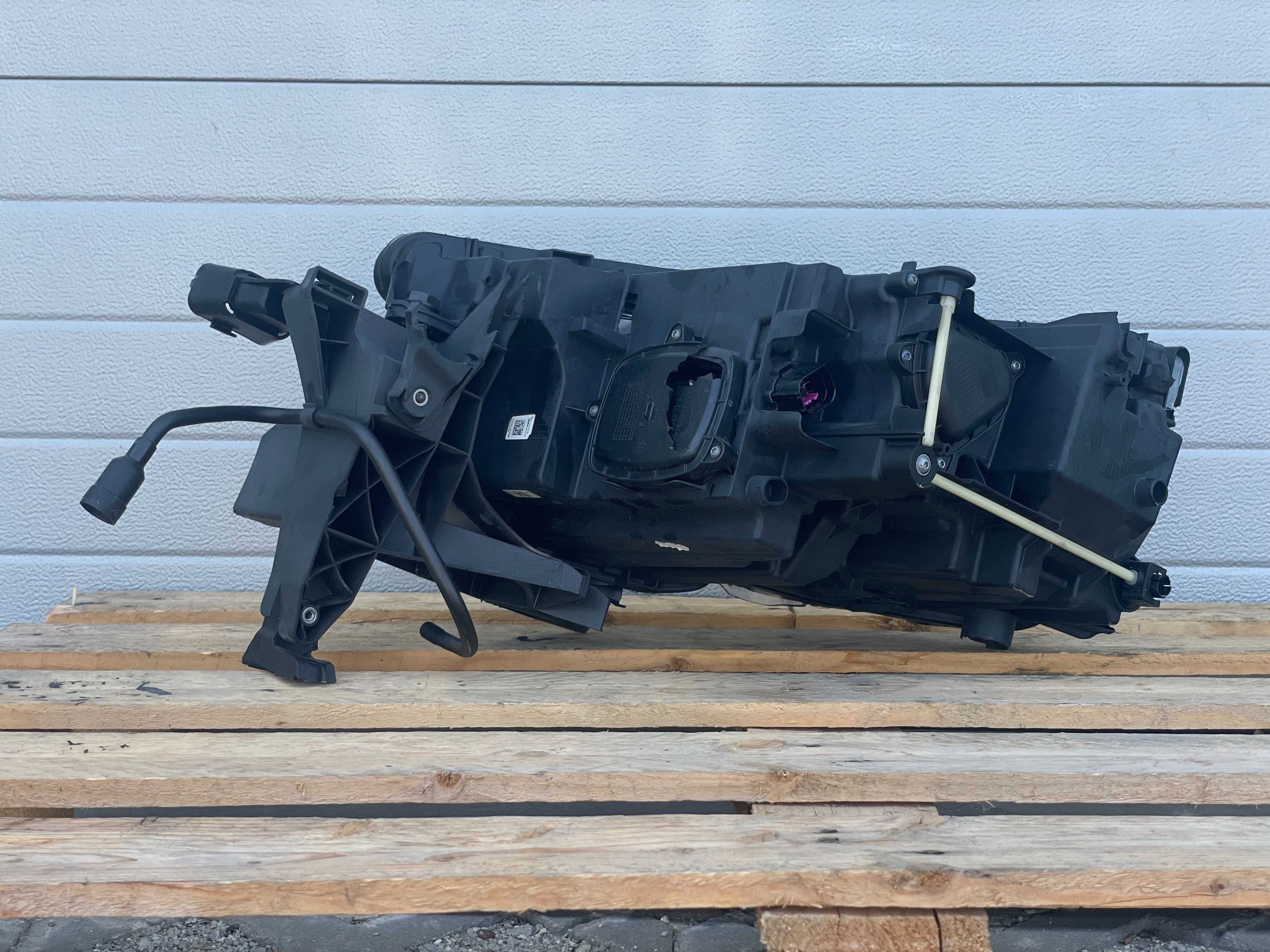 Десен фар AUDI Q4 E-TRON 89A941034B