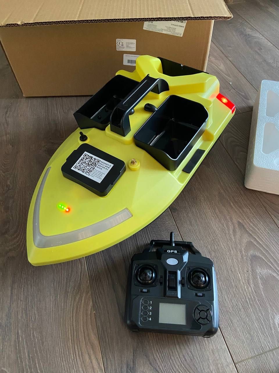 Лодка за захранка V020 - 40GPS точки