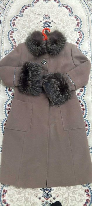 Палто сотилади...