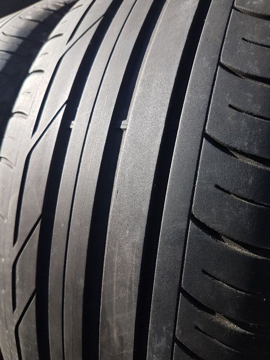 2 бр. летни гуми 225/50/18 Bridgestone DOT 4917 4-4,5 mm