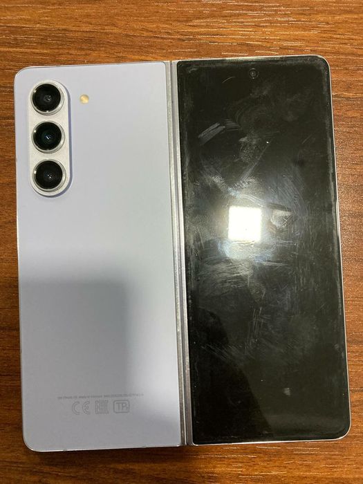 Samsung z fold 5 12/512