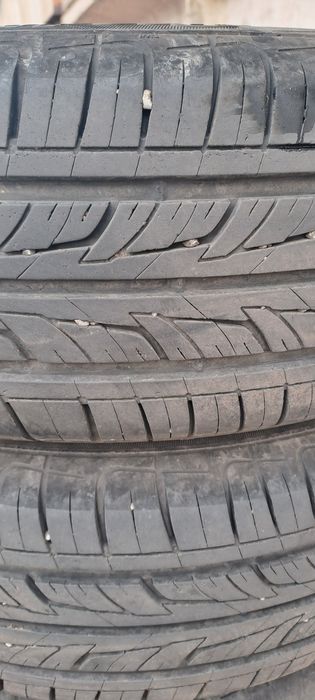 Продам комплект шин кордиант