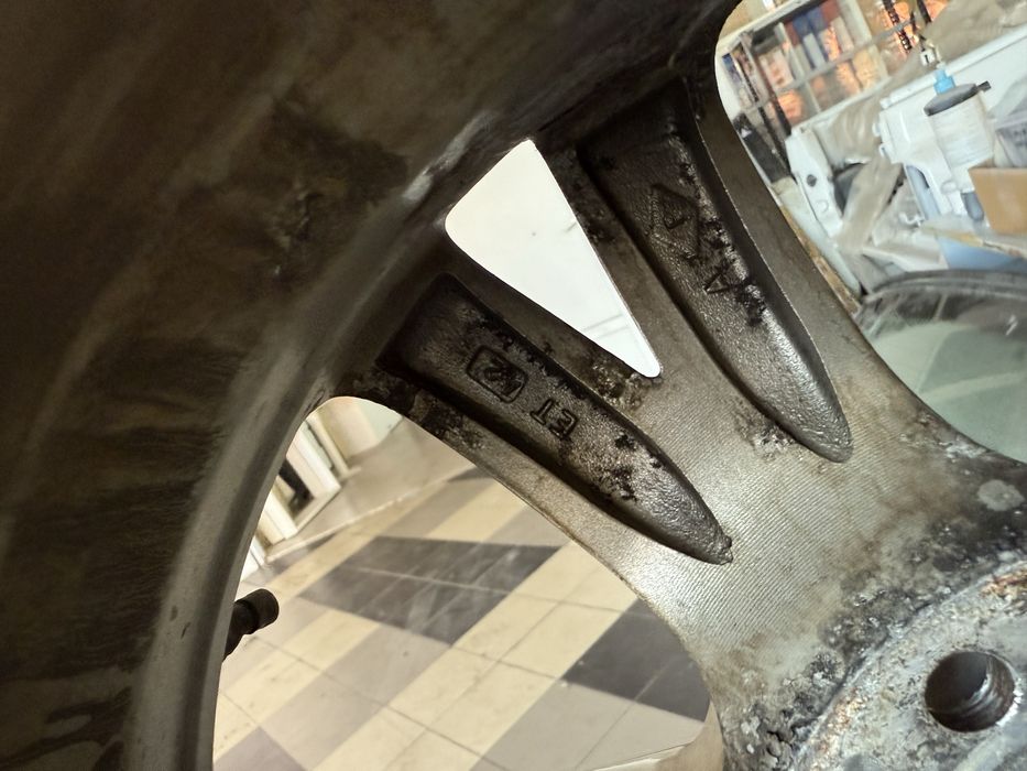 Джанти ЕТ42, 6.5Jx16 със зимни гуми 215/60/16 Фолксваген Ауди