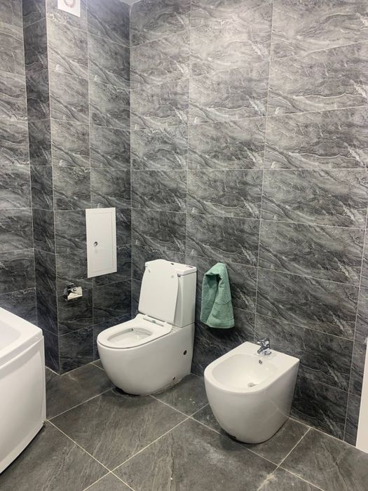 Гранд Мир! Напротив посольство России. сдается 4х комнатная квартира