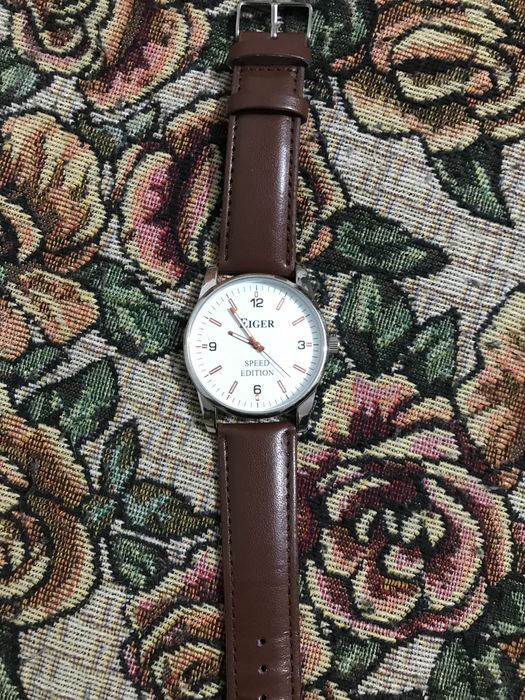 Продавам часовник EiGER