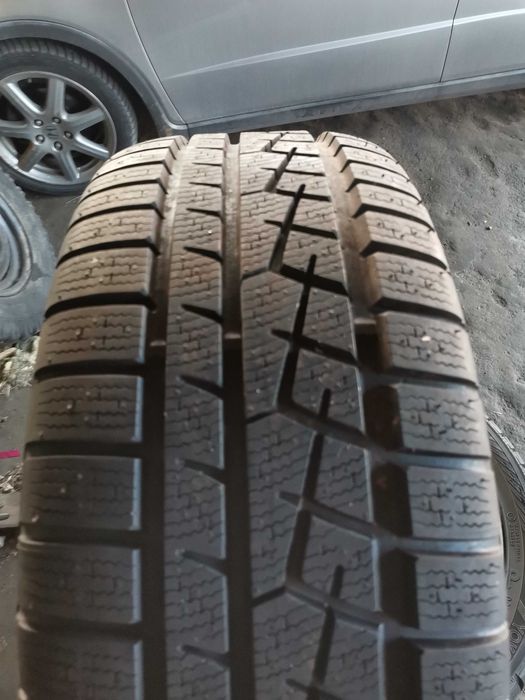 Нови Зимни Гуми YOKOHAMA  и  аломиниеви Джанти  БМВ 118  225/45/R17