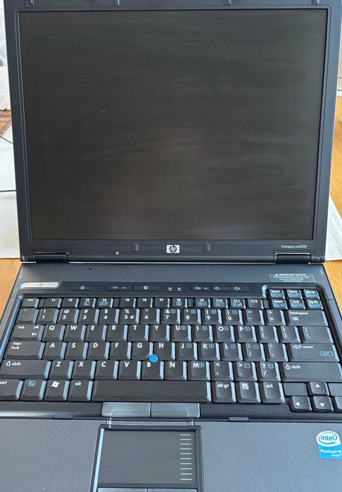 Лаптоп HP compaq nc6220