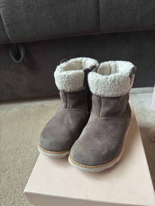 Ghete clarks piele intoarsa masura 24