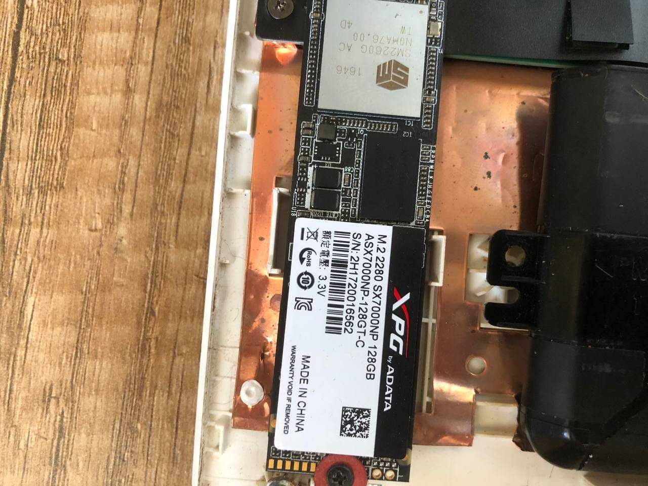 Lenovo IdeaPad i3 15.6"/8GB/SSD 128GB + зарядно (за части, неработещ)
