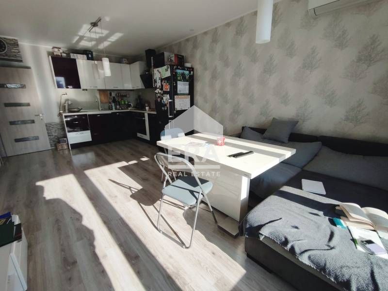 Продава се Тристаен апартамент в Варна, Чайка - 70 кв.м за 3143 €/кв.м - Снимка #2