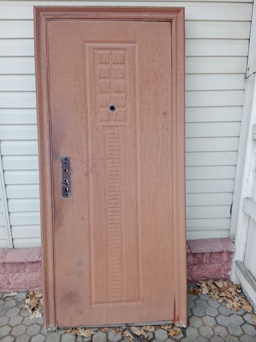 Дверь металлическая (китайская) с коробкой