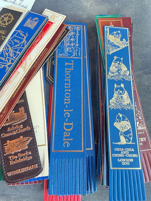 Semne de carte vintage din piele naturala