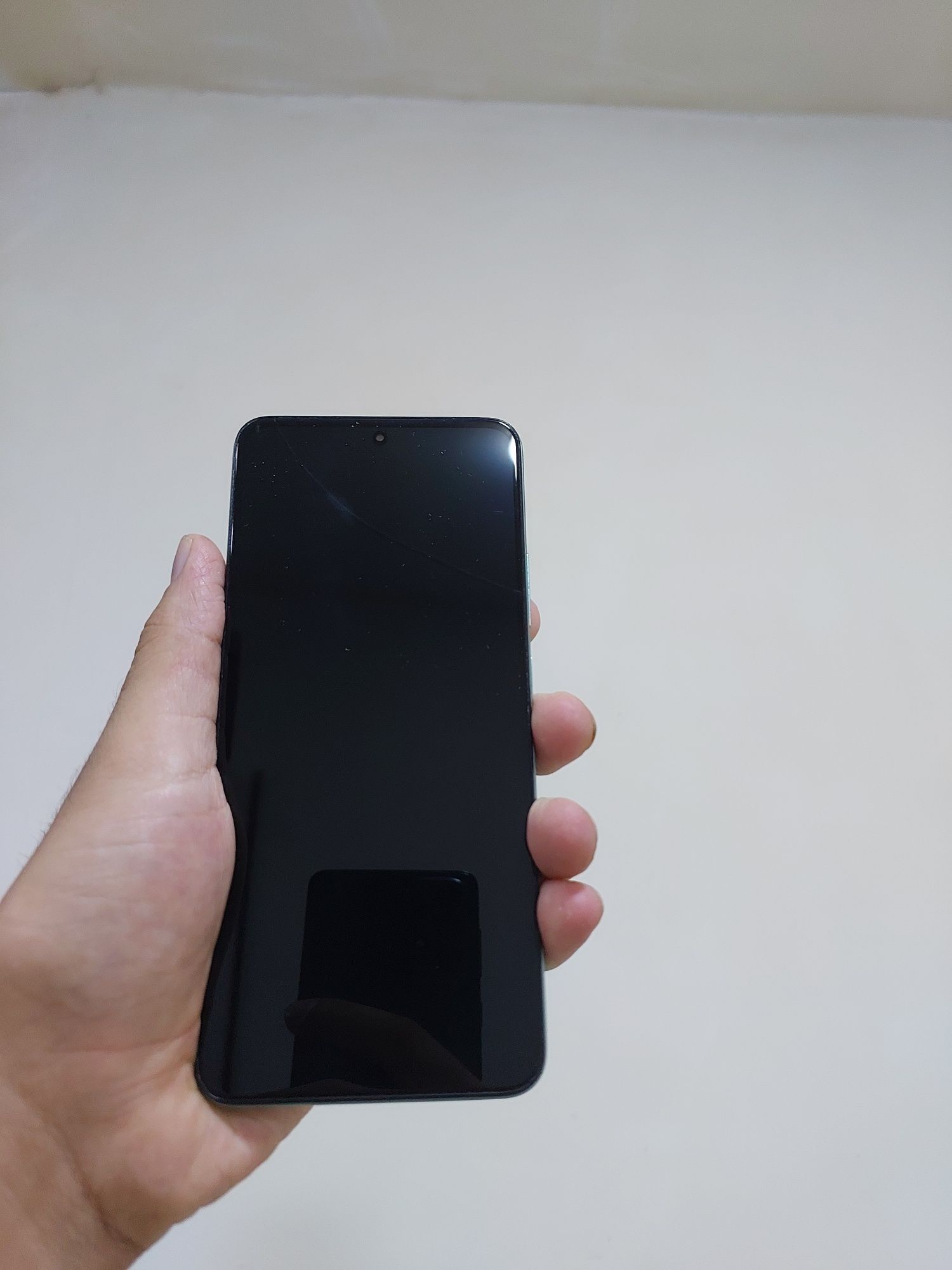 Redmi not  12 128 gb  holati yaxshi ishlashi zur