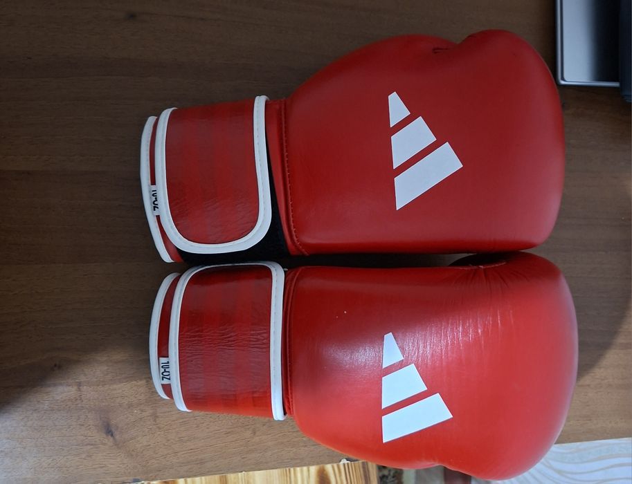 Боксерские перчатки