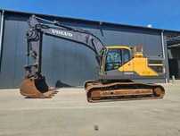 Excavator de închiriat
