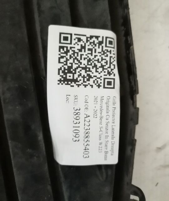 Grila Proiector Laterala Dreapta Originala Cu Senzor In Stare Buna Mer