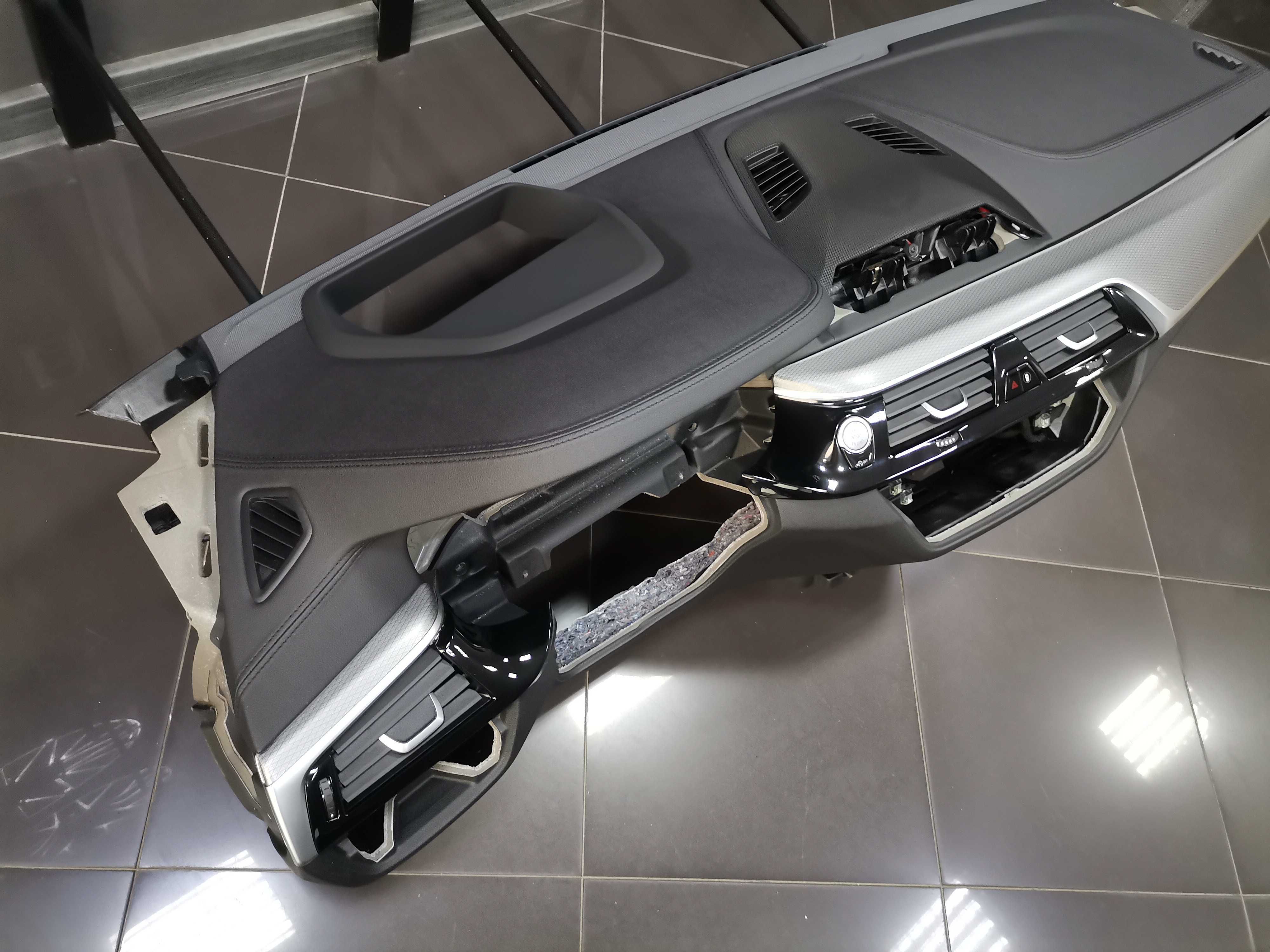 Арматурно Табло BMW 6 GT G32 Lci Черна Кожа Черен Шев БМВ Г32 ГТ - A53