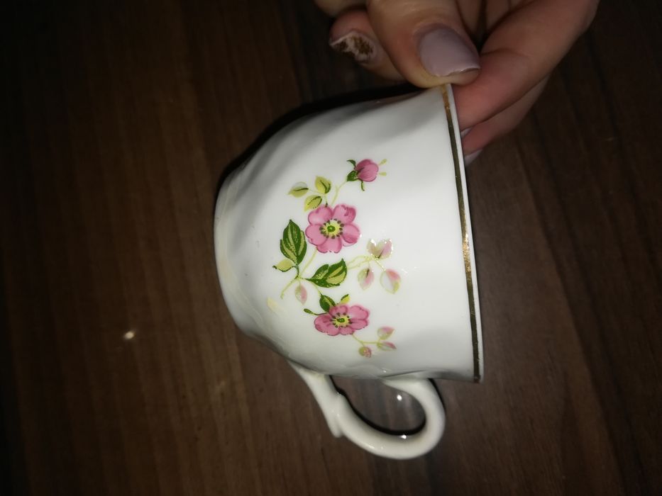 Порцеланови и стъклени чаши