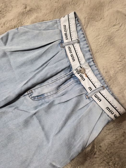 Дамски комплекти и дънки