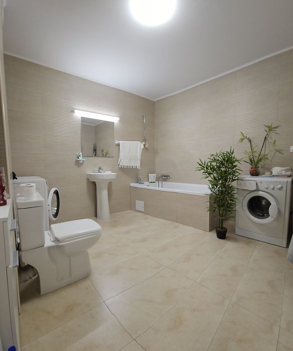 Ap 4 cam direct proprietar 178mp priveliste deosebita  zona VERDE