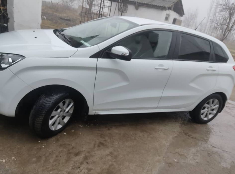 Срочно срочно продается автомобиль Лада XRey