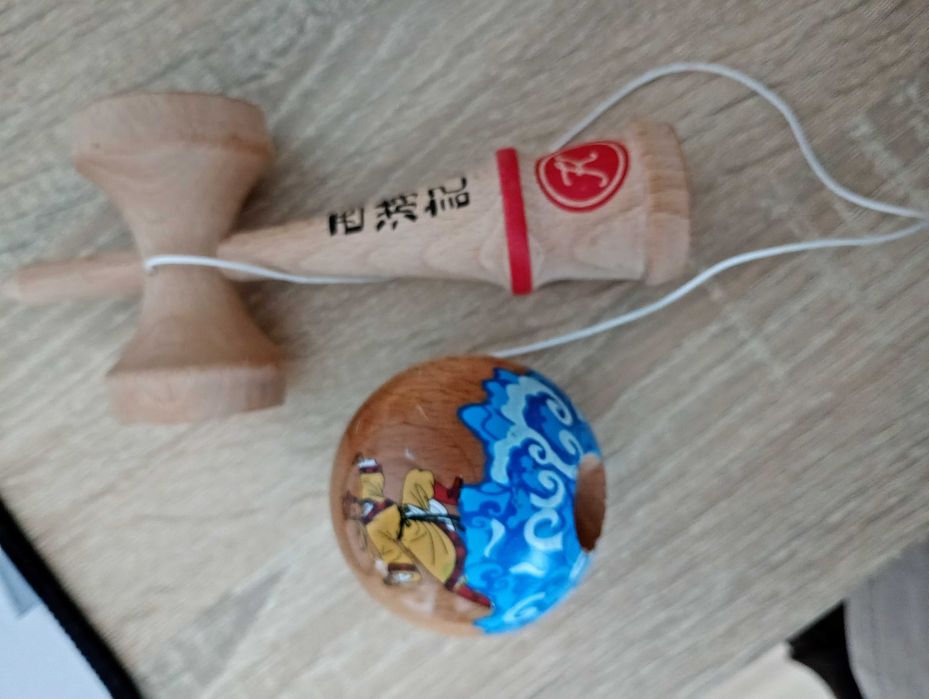 Kendama noua + ață de rezerva