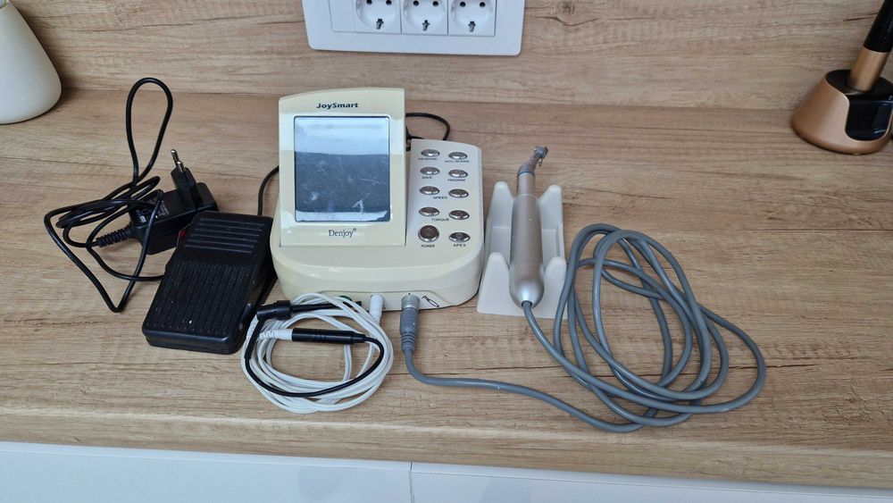 Endomotor cu apex locator integrat