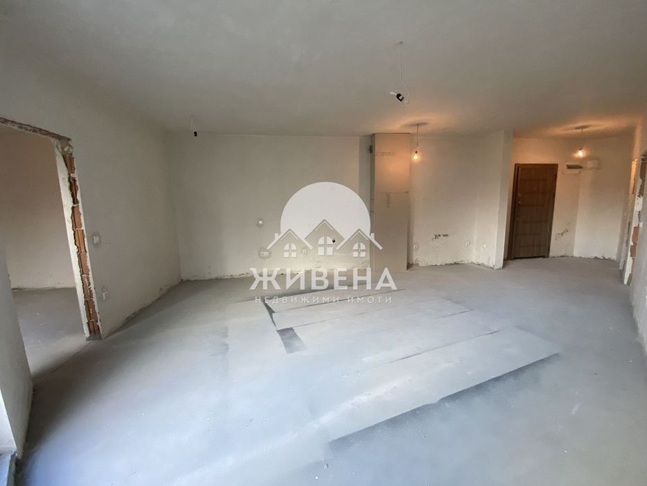 Продава се Тристаен апартамент в Варна, Операта - 101 кв.м за 2377 €/кв.м - Снимка #2