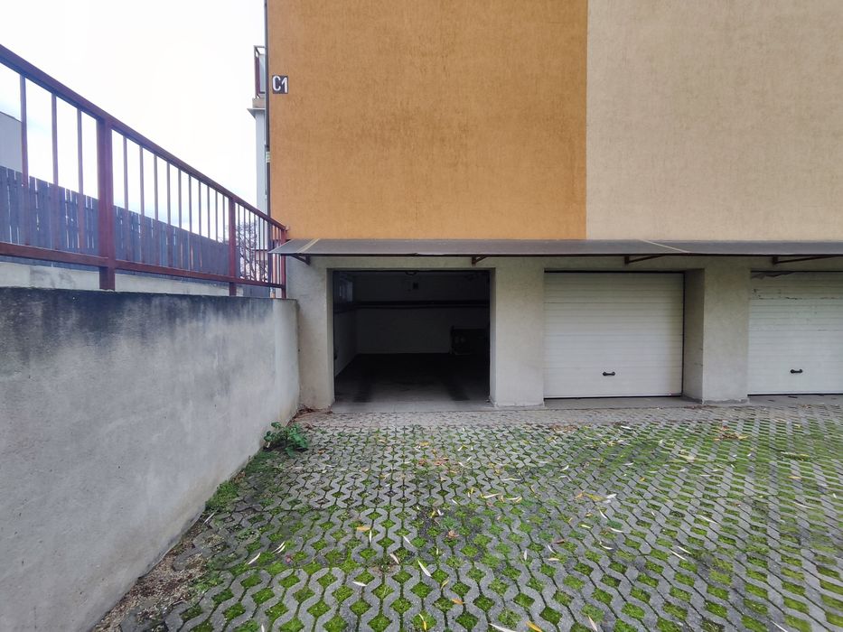 Ofer spre inchiriere garaj zona Iulius Mall