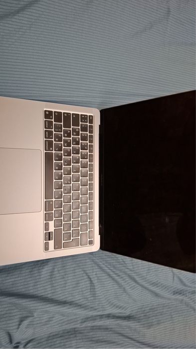 Macbook air 13 в хорошем состоянии