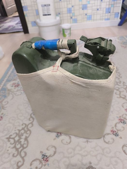 Продам канистру для бензина