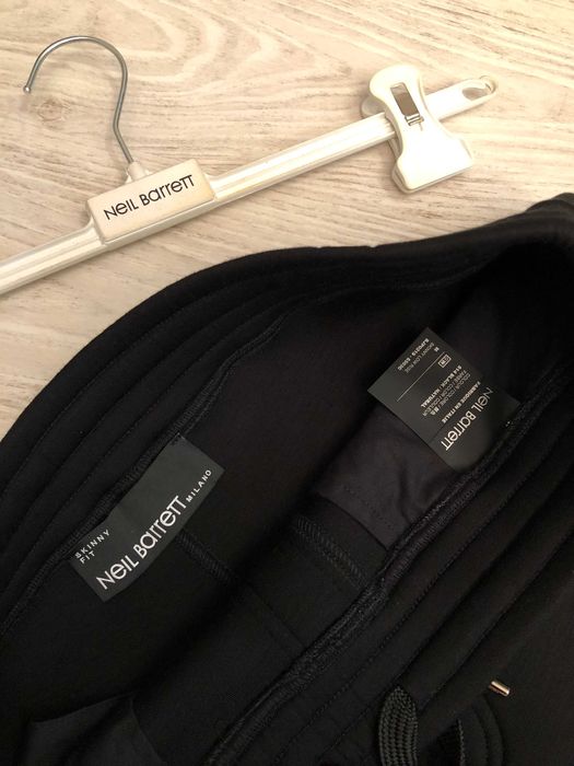 Neil Barrett pantaloni L originali, retail 496 euro