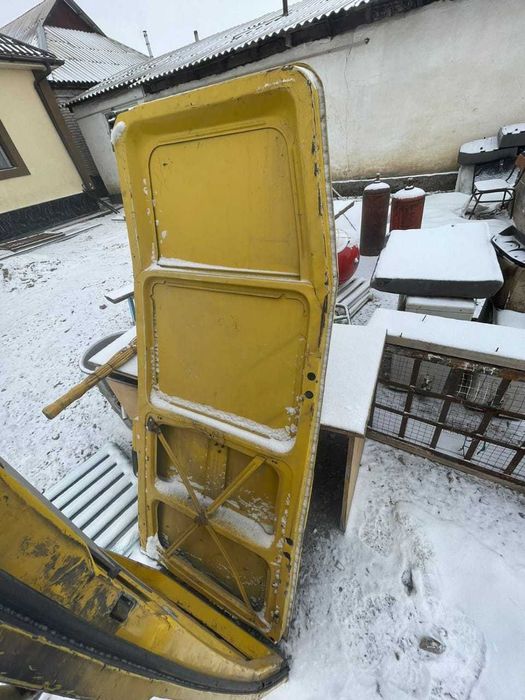 Автозапчасти на бусик LT