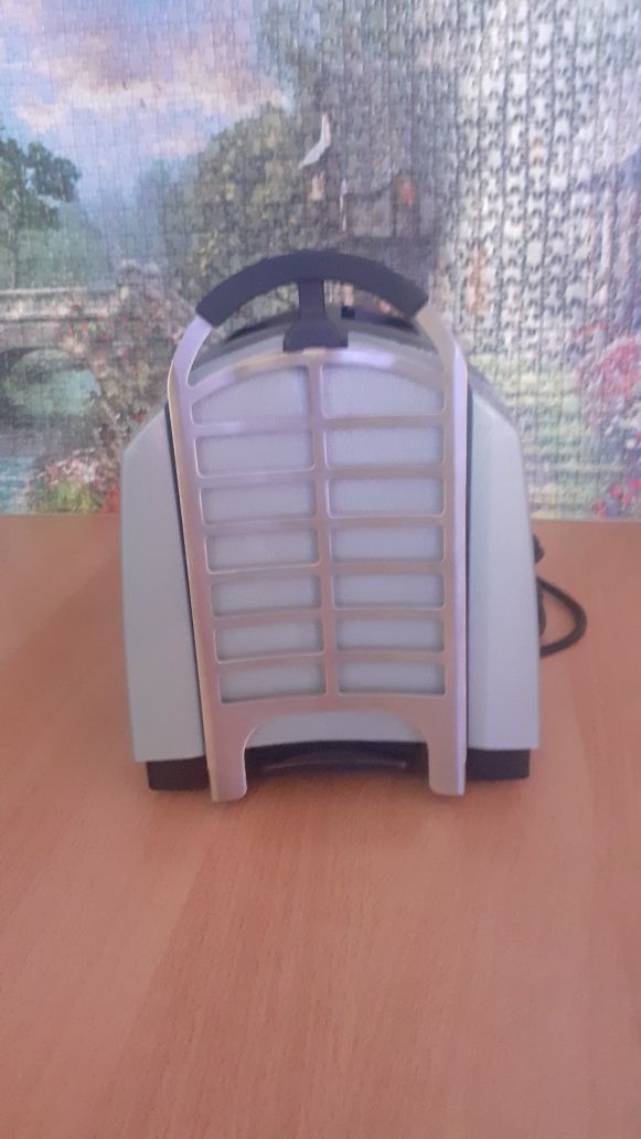 Продавам тостер BOSCH