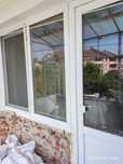 Vînd giam și ușa de termopan nemțesc pentru intrarea în balcon.sep