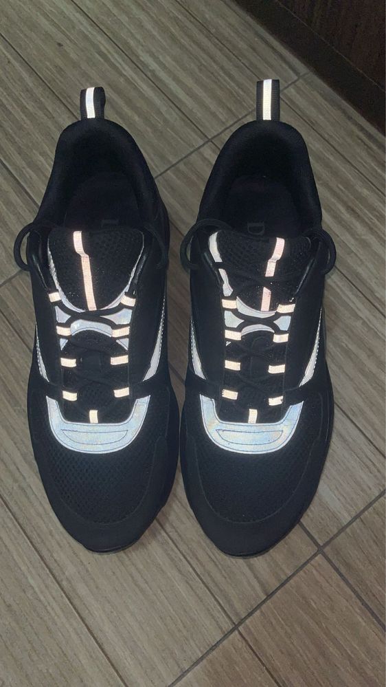 Dior b22